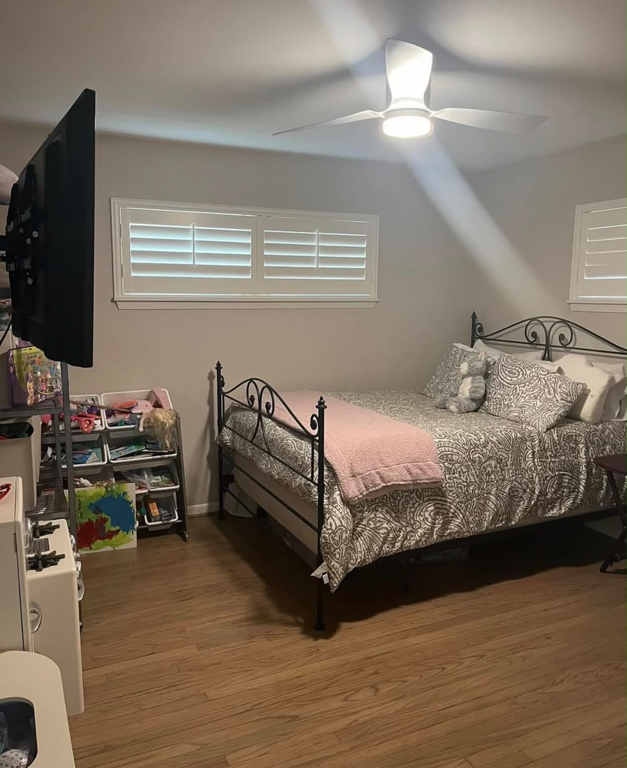 Kids' bedroom after cleaning