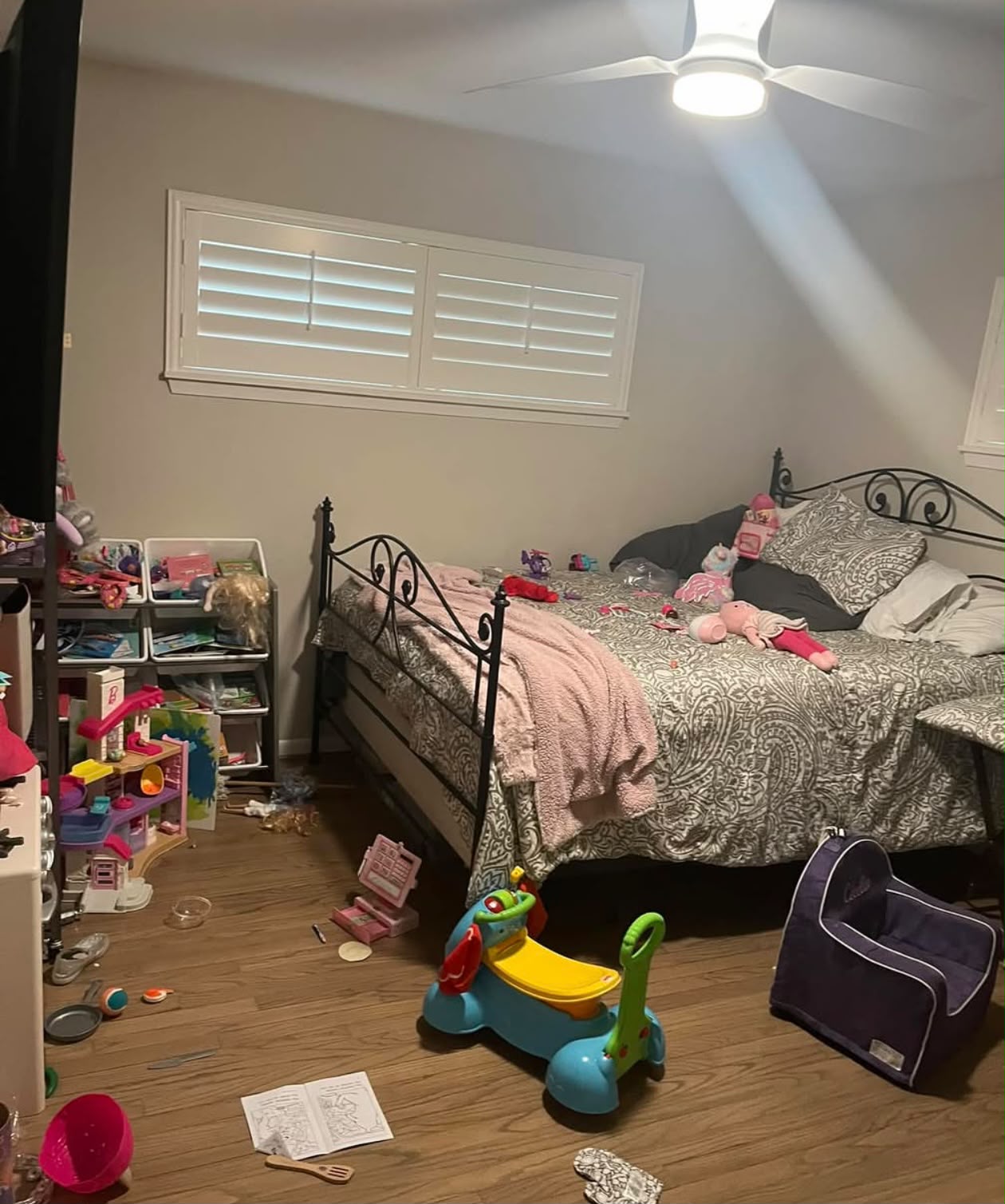 Kids' bedroom before cleaning